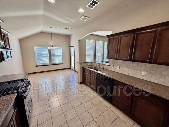 Building Photo - 5601 Sanderling Rd