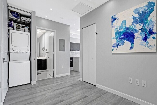 Building Photo - 55 SW 9th St