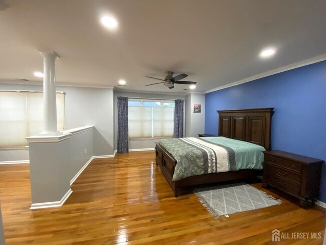 Building Photo - 2 Hampshire Pl