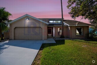 Building Photo - Lovely 3 Bed 2 Bath in Bradenton available...