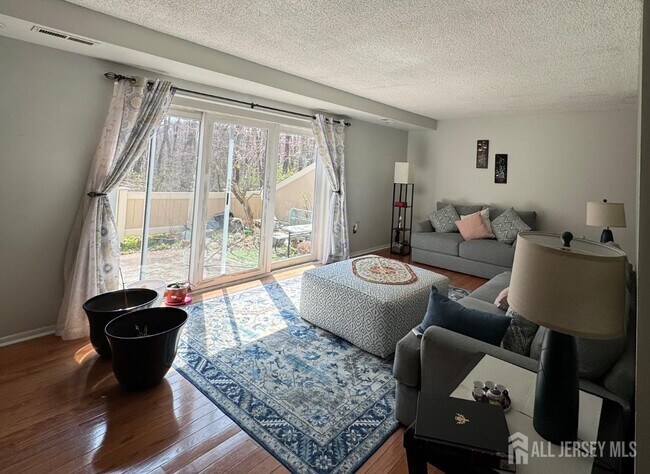 Building Photo - 56 Thoreau Dr