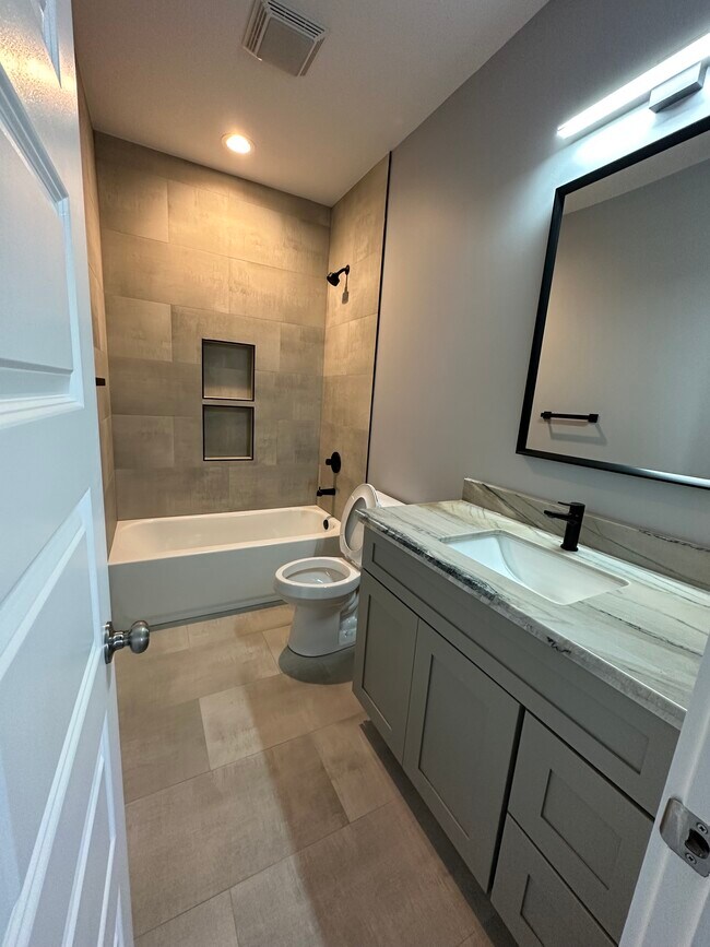 Building Photo - 1522 Sere St