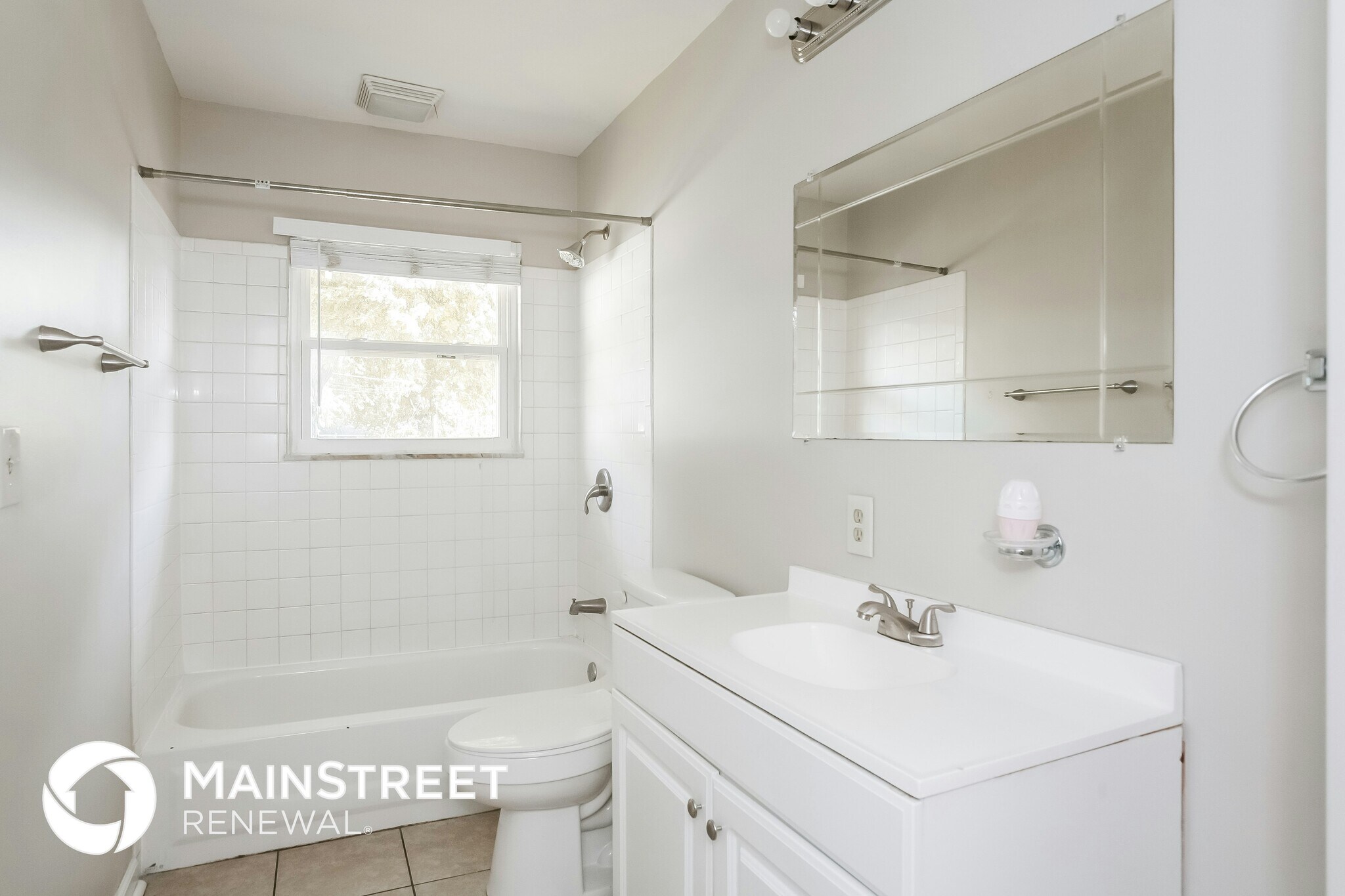 Building Photo - 2839 S Oxford St