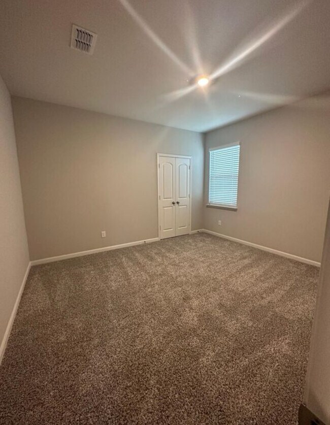 Building Photo - 1828 Liam Dr