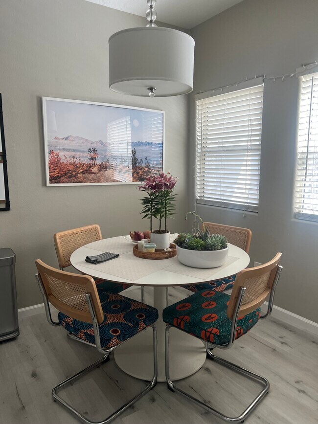 Building Photo - 15153 Burbank Blvd