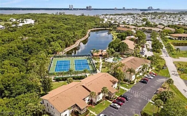 Building Photo - 5713 Foxlake Dr