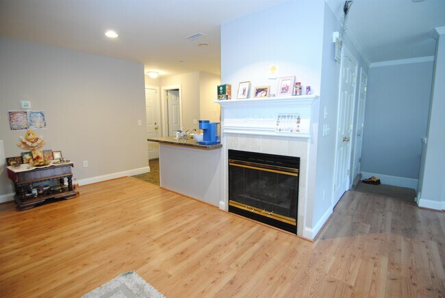 Building Photo - 3 Maple Ridge Dr