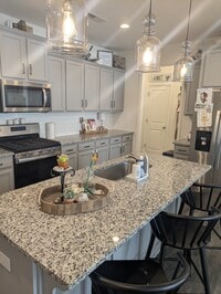 Building Photo - 7481 Hartsfield Dr