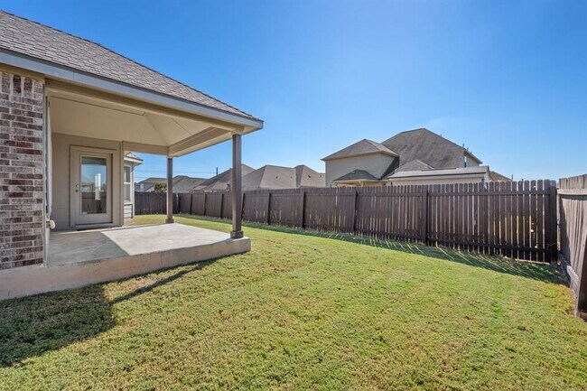 Building Photo - 717 N Emory Cove