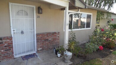 Building Photo - Nicely Updated 1 Bedroom 1 Bathroom, Coco ...