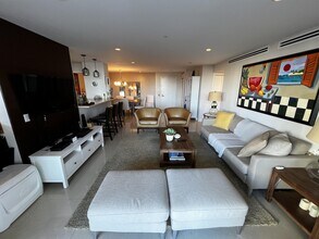 Building Photo - 19707 Turnberry Way