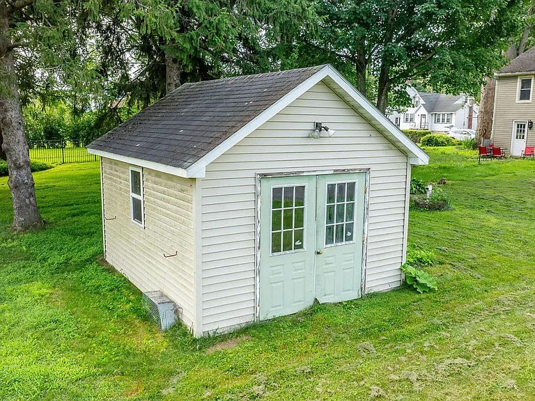 Building Photo - 579 W Mahoning St