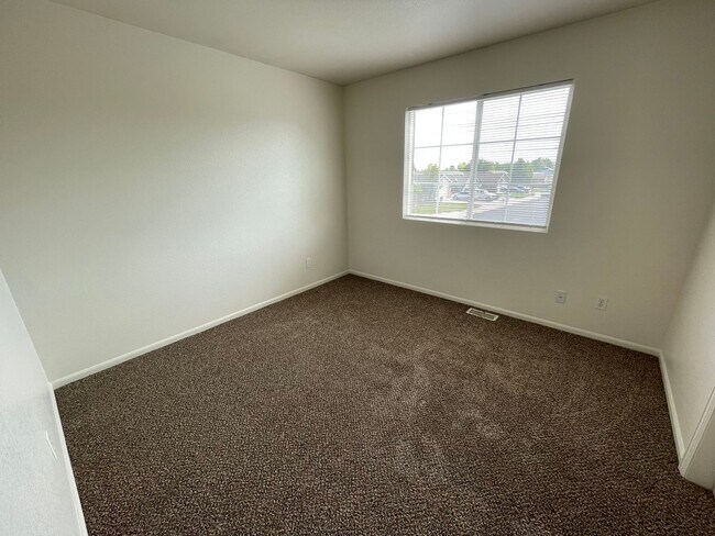 Building Photo - Charming 4-Bedroom, 3-Bathroom Home in West Greeley