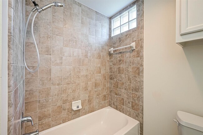 Building Photo - 11315 S Main St