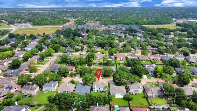 Building Photo - 16731 Sussex Dr