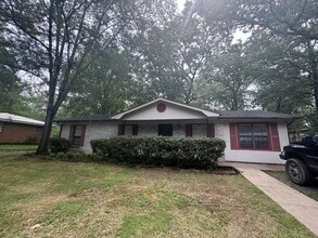 Building Photo - 33 Fairfield Dr