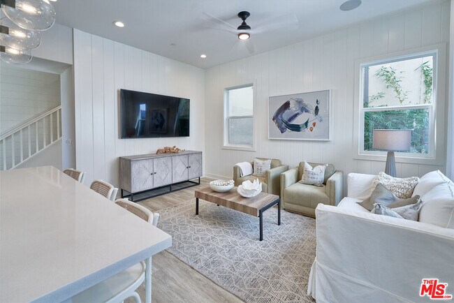 Building Photo - 525 Daniel Freeman Cir