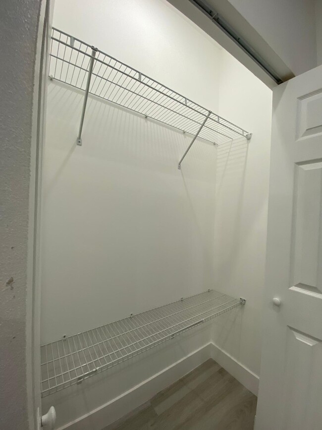 Closet - 15735 NW 11th St