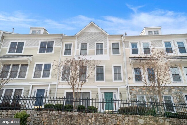 Building Photo - 92 Washington St