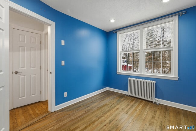 Building Photo - 28 Garden Dr