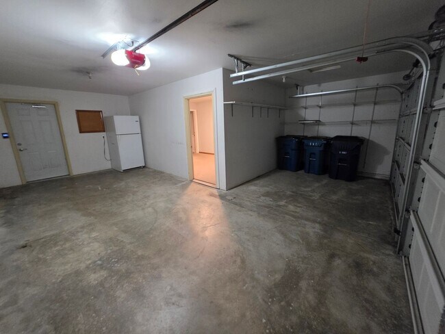 Building Photo - 1125 Latigo Dr