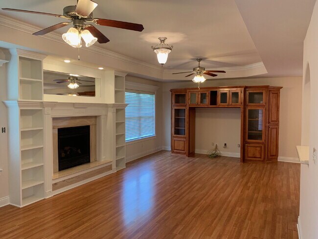 Building Photo - 602 SE Cambridge Pl