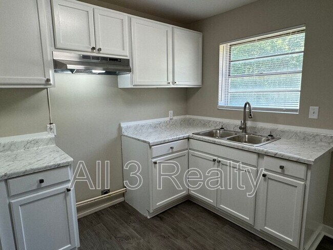 Primary Photo - 1269 Federal Dr