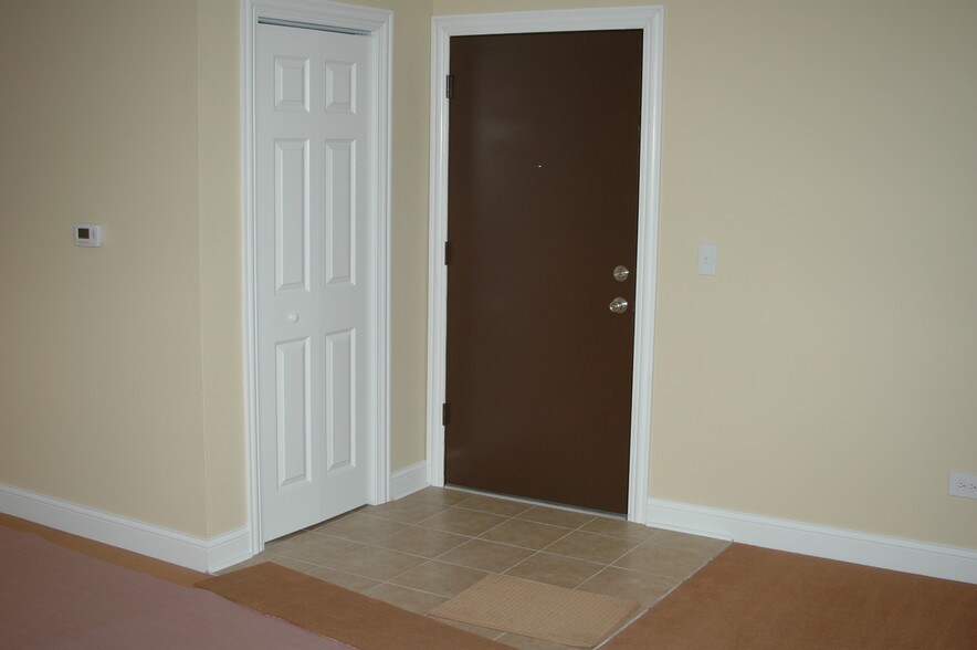 Living Room - 826 E Capri Dr