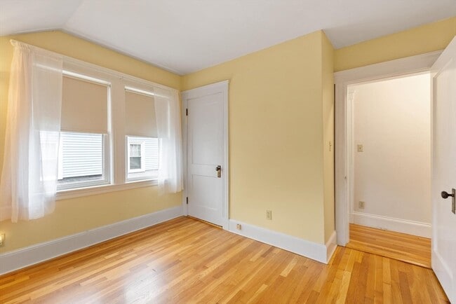 Building Photo - 76 Lynde Ave