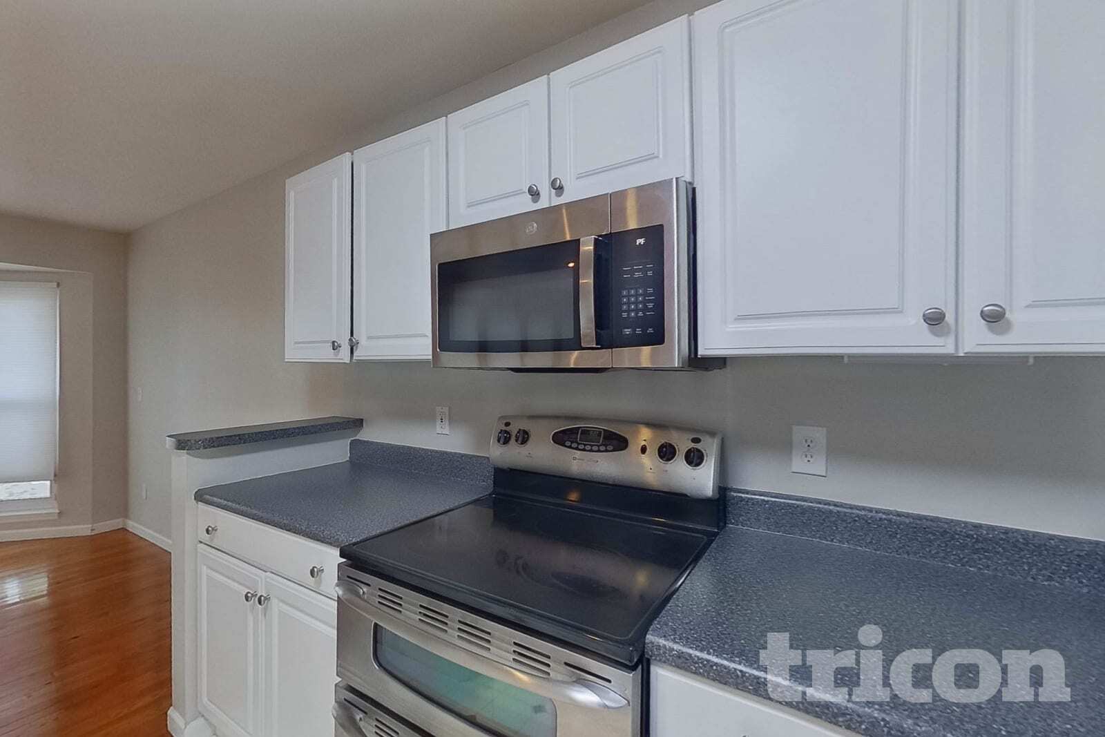 Building Photo - 935 Squirrels Nest Ct