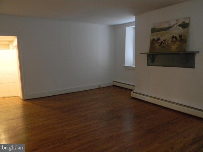 Building Photo - 863 Lombard Rd