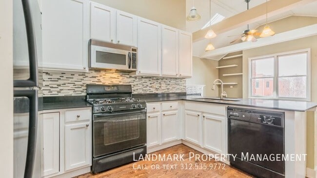 Building Photo - 2329 W Harrison St