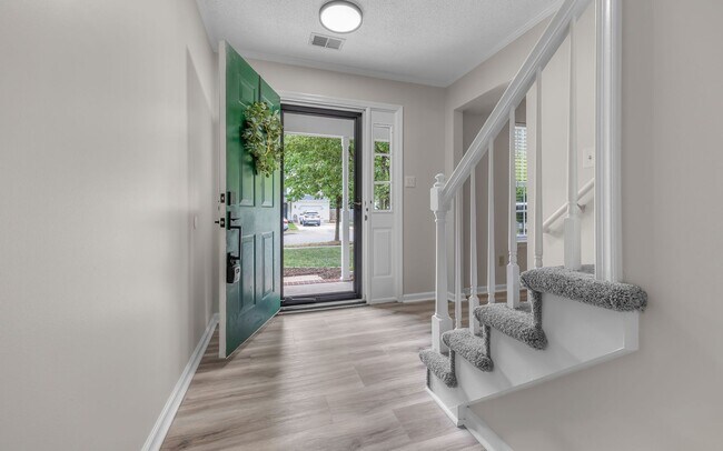 Building Photo - READY NOW!! 4-Bedroom Home w/Attached Garage! Pet Friendly - Fenced Backyard - MUST SEE!