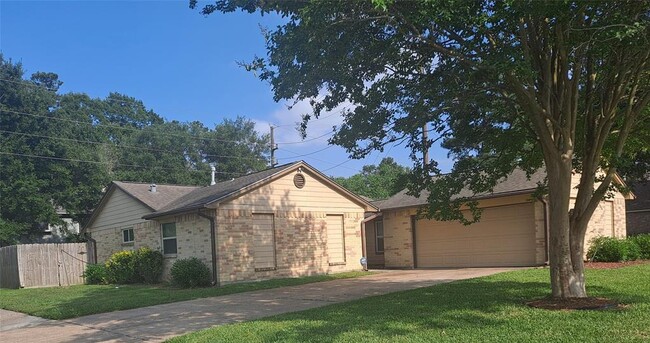Building Photo - 18834 Pine Trace Ct