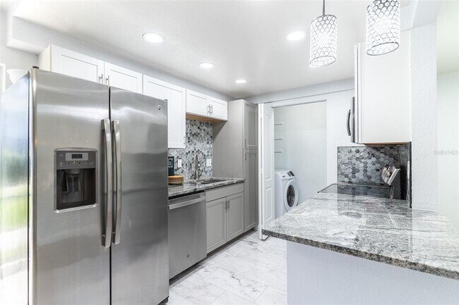 Building Photo - 1550 11th St NE