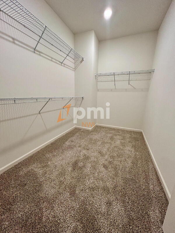 Building Photo - 10360 Blaine St