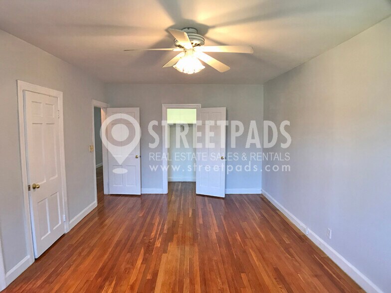 Building Photo - 1139 Beacon St