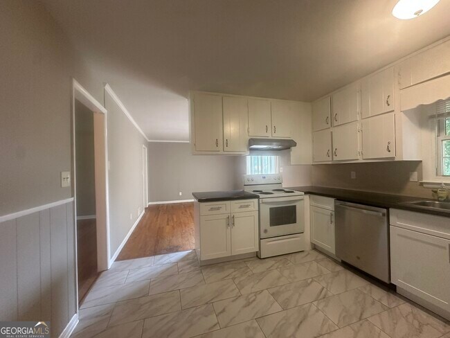 Building Photo - 6575 Wendell Cir