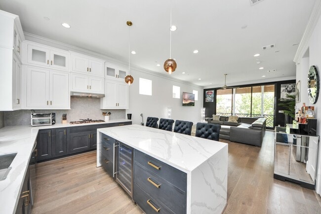 Building Photo - 8724 Oak Kolbe Ln
