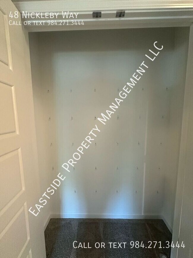 Building Photo - 48 Nickleby Wy