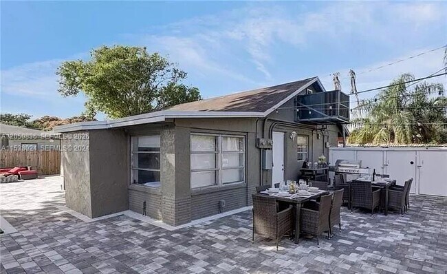Building Photo - 608 N 24th Ave