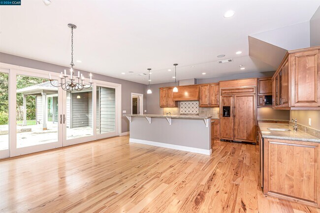 Building Photo - 3324 Las Huertas Rd