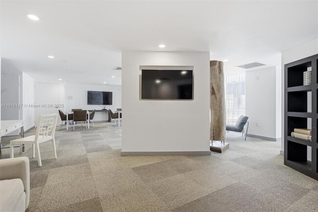 Building Photo - 92 SW 3rd St