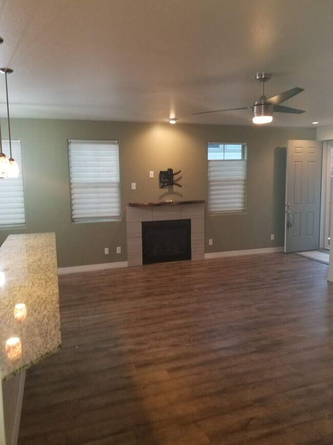 Building Photo - Rare, Single Level, Forest Springs Home! 3...