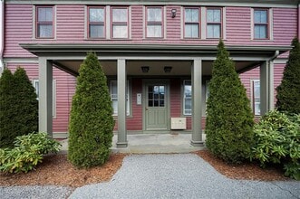 Building Photo - 146 Grove St