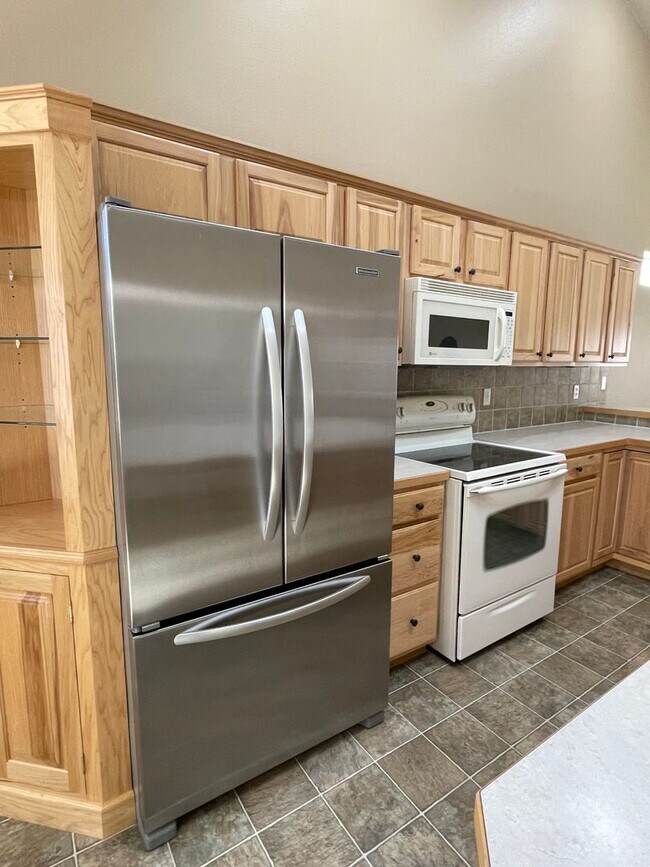 Building Photo - Beautiful 2 bed 2 bath home in the Woodbri...