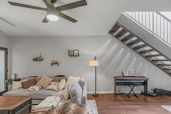 Building Photo - 501 Fenton Pl