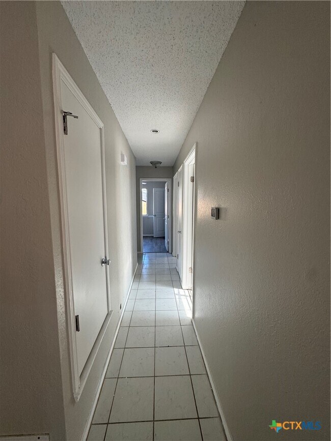 Building Photo - 2810 Daniel Boone Trail