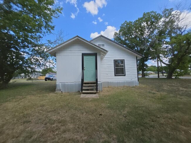 Building Photo - 101 E Osr