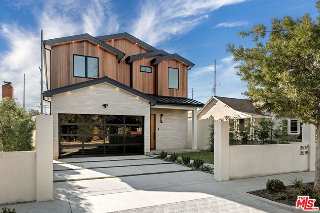 Building Photo - 3517 Redwood Ave